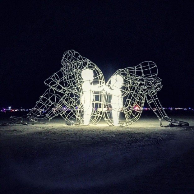 ukrainian-sculpture-burning-man-love-ale